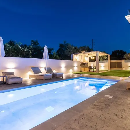 Artemis Luxury Willa *